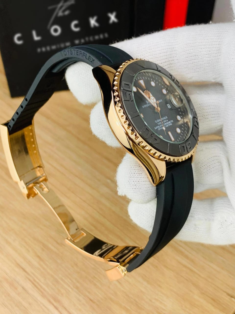 Rolex Submariner 116618LB – Gold & Black Two-Tone Luxury Watch (Superlative Chronometer, 1000 ft / 300 m Waterproof)